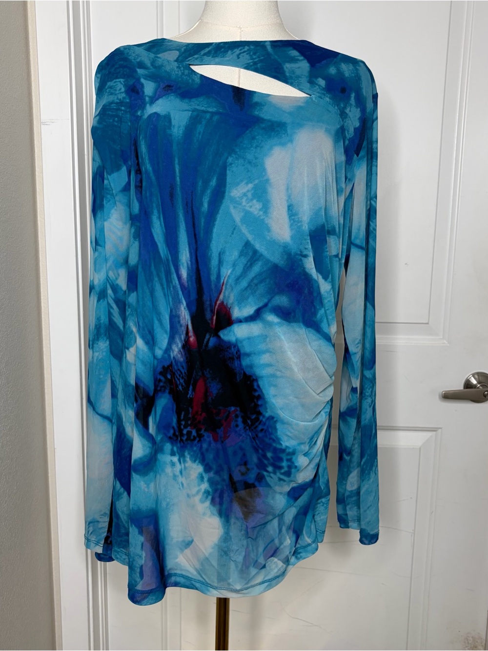 International Concepts INC blue Abstract Mesh Long Sleeve Shirt Cut Outs Size M